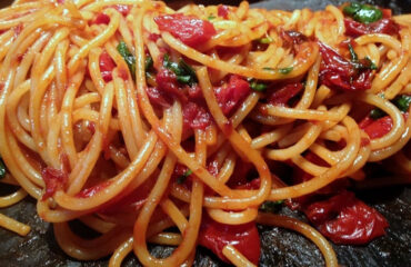 spaghetti al pomodoro bruciato