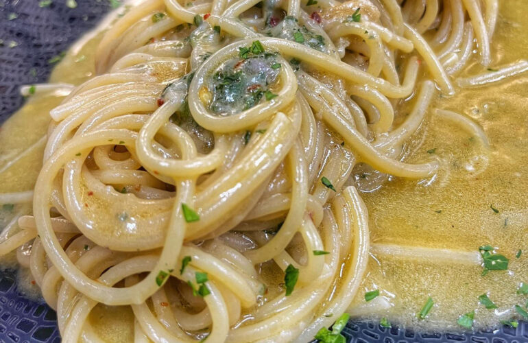 spaghetti aglio e olio scivolati