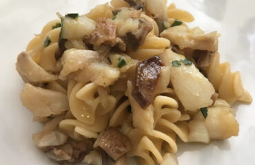 Fusillotti baccalà e funghi porcini.