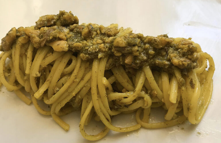 linguine cu strattu con le sarde e finocchietto