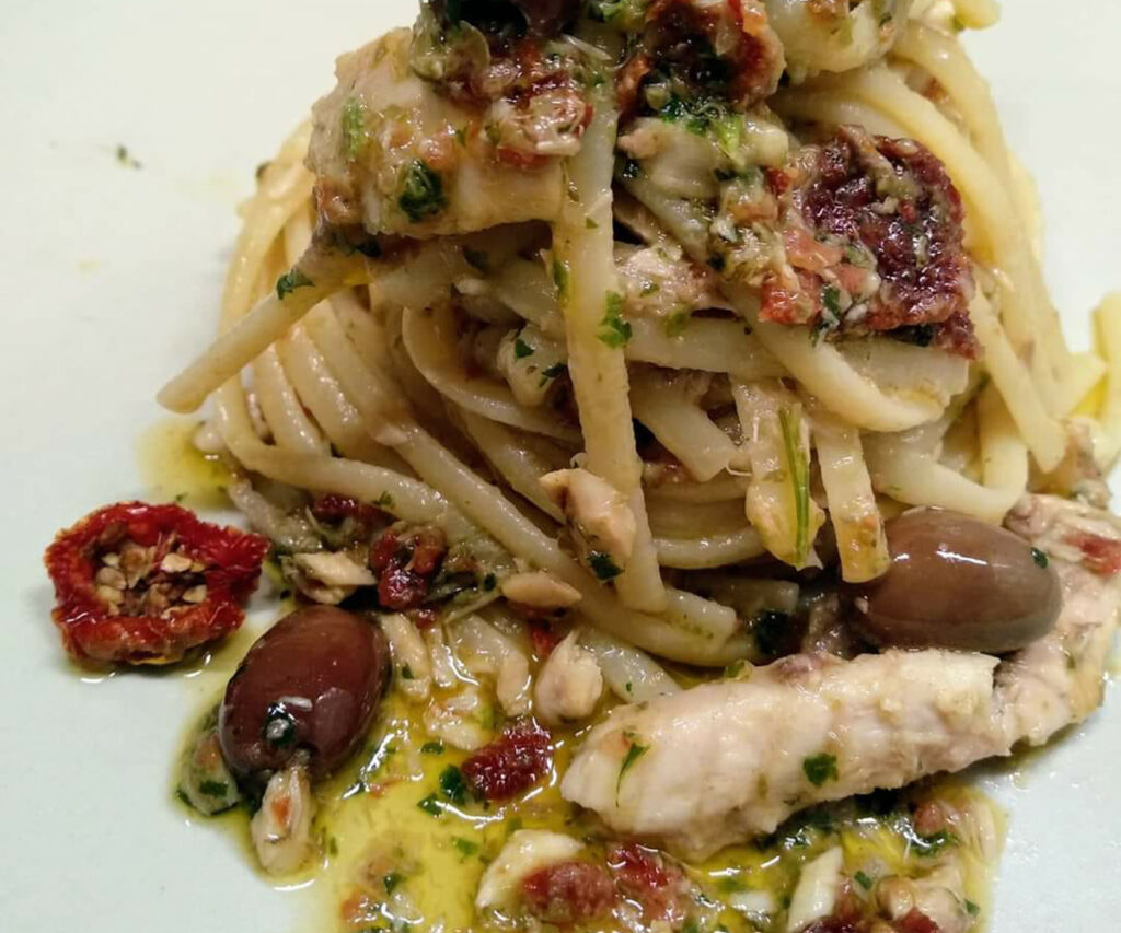 Spaghetti Aglio E Olio Alla Marinara Per La Vigilia La Ricetta Povera E Buonissima Al Sapore Di