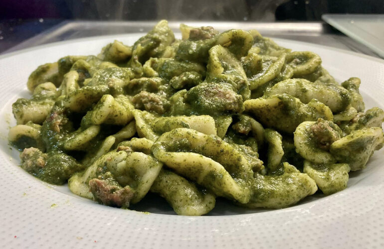 Orecchiette con Salsiccia e Friarielli.