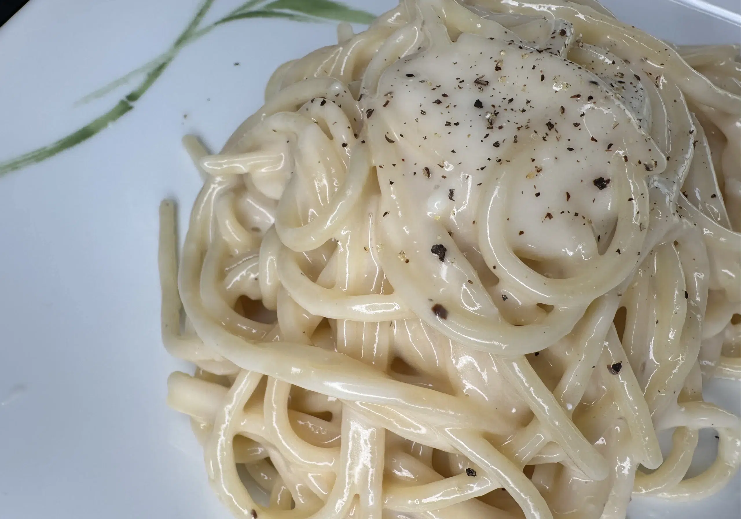 La cacio e pepe perfetta? Ora la ricetta è scientifica: lo ha detto l’Università