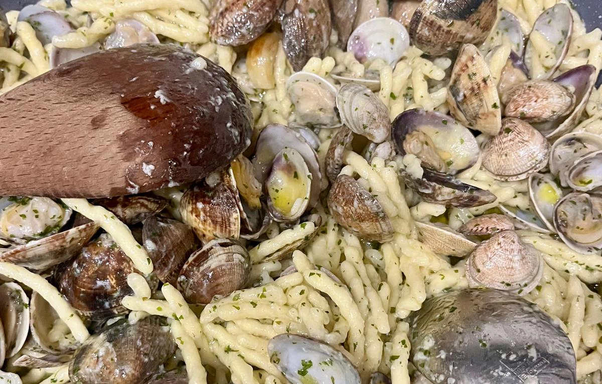 Il piatto delle domeniche napoletane, altro che ragù: la pasta con i lupini di mare